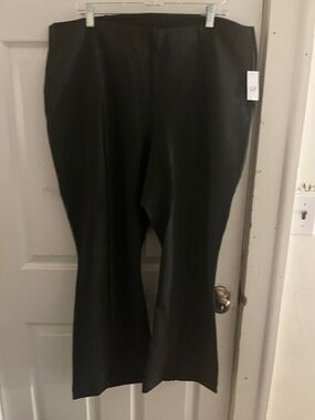 The Gap kick flares